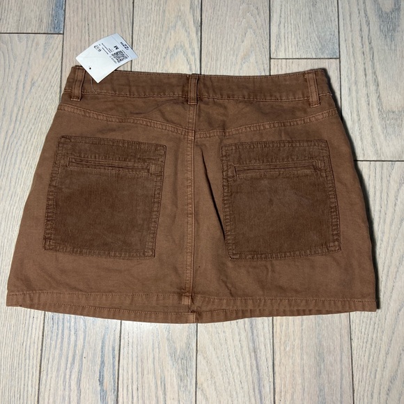Brown skirt with corduroy pockets - Picture 2 of 4